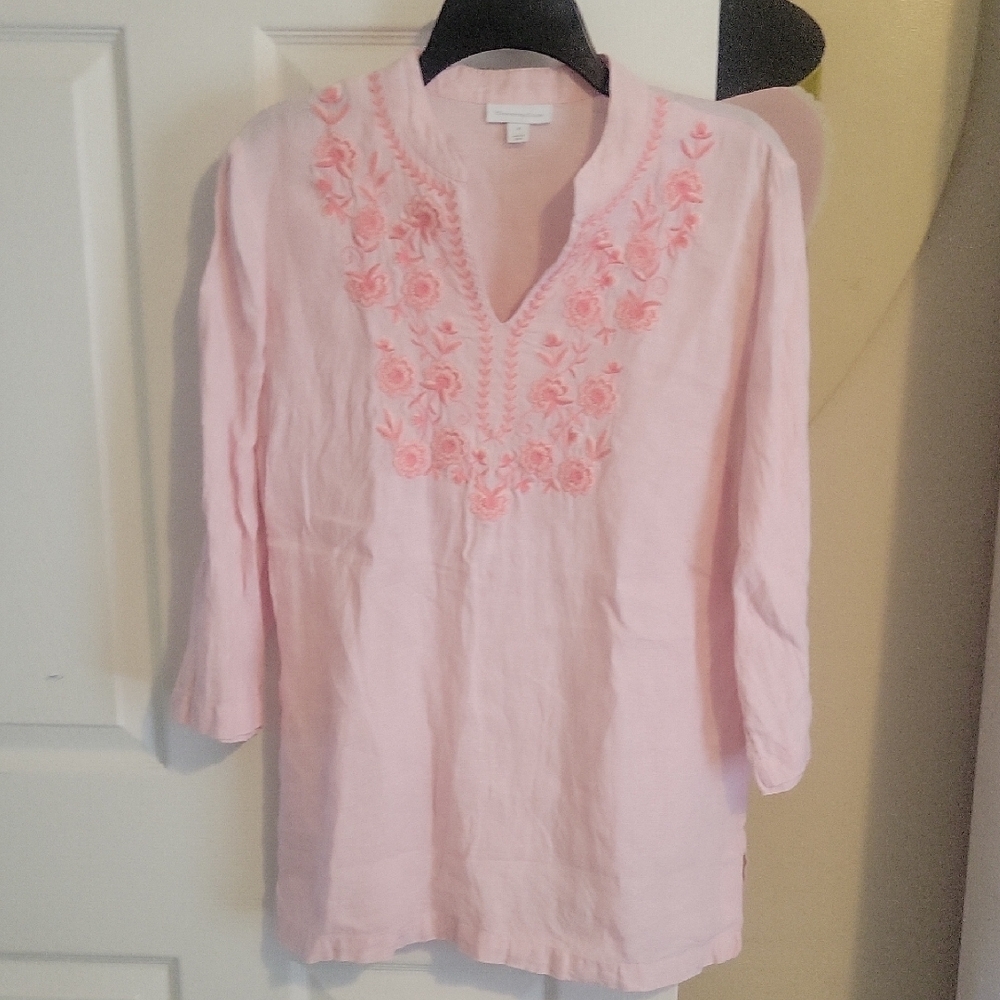 Charter Club SzM Elegant Pink Vneck 3/4 sleeve Embroidered Floral Tunic